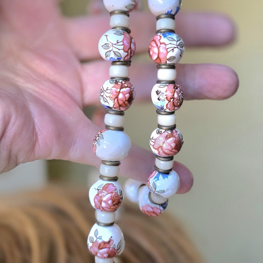HAND PAINTED ROSES CHINA BEADS - Picture 2 of 4